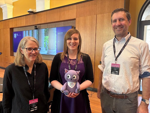 Image source: Image Left to right: Elizabeth Newbold (STFC & RDA Data Steward Career Tracks WG), Sami Pearman-Kanza (University of Southampton & CaSDaR), James A J Wilson (UCL & STEP-UP), plus Cassie the CaSDaR mascot.